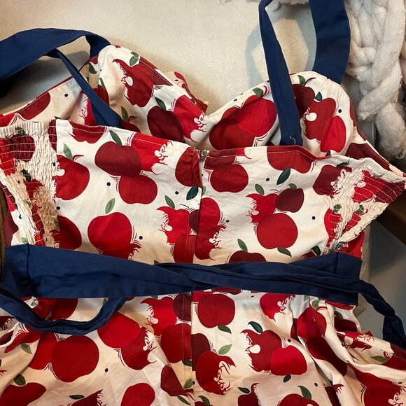 DISCOUNTED! Disney Dress Shop Snow White Dress 1X - Picture 3 of 3